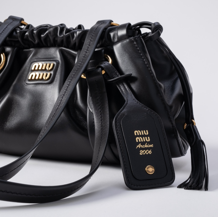 miumiuの年齢層は？世代を問わず愛されるミュウミュウの魅力とおすすめ