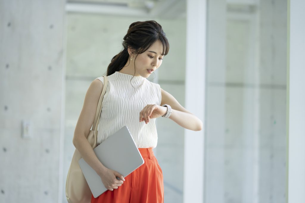 シャネルJ12の資産価値は高い？買取相場やペアウォッチとして楽しむ