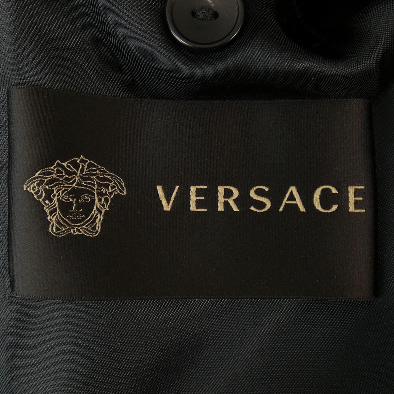 コメ兵 ヴェルサーチ Versace ブルゾン ヴェルサーチ メンズファッション アウター ジャケット ブルゾン 公式 日本最大級のリユースデパートkomehyo