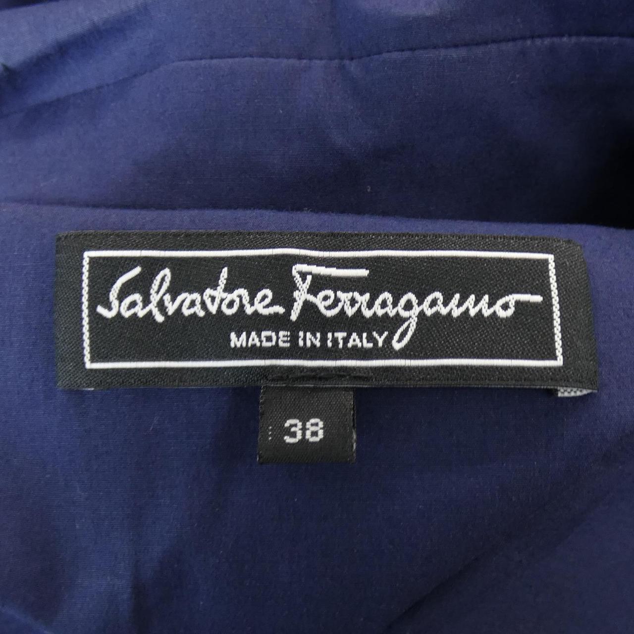 コメ兵 サルヴァトーレフェラガモ Salvatore Ferragamo ワンピース サルヴァトーレフェラガモ レディースファッション トップス その他 公式 日本最大級のリユースデパートkomehyo