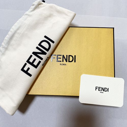 新品未使用！送料込み☆FENDI☆コンチネンタル長財布のフリマ商品 