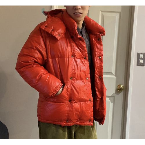 Moncler モンクレール ダウンロゴマーク付 着画有 のフリマ商品 Kante Komehyo