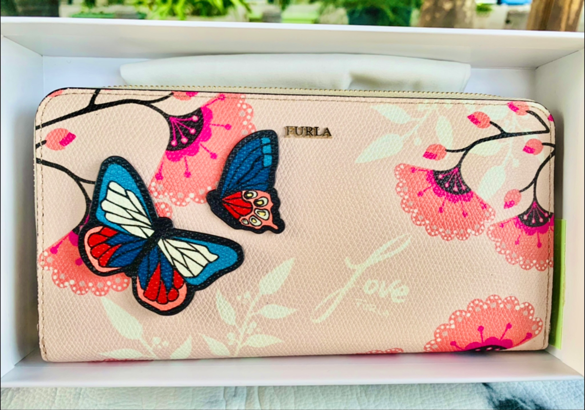箱つき 美品 匿名配送 Furla フルラ 長財布 蝶 アップリケ 花柄 ピンクのフリマ商品 Kante Komehyo