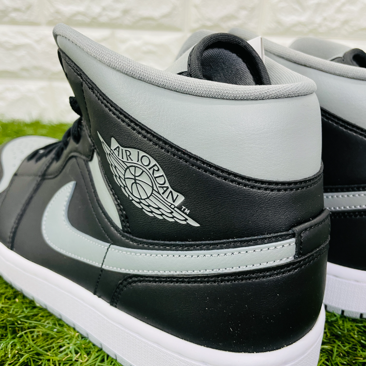 29 0cm ナイキ ウィメンズ エアジョーダン 1 Nike Air Jordan 1 Aj1 ブラック ホワイト グレーのフリマ商品 Kante Komehyo