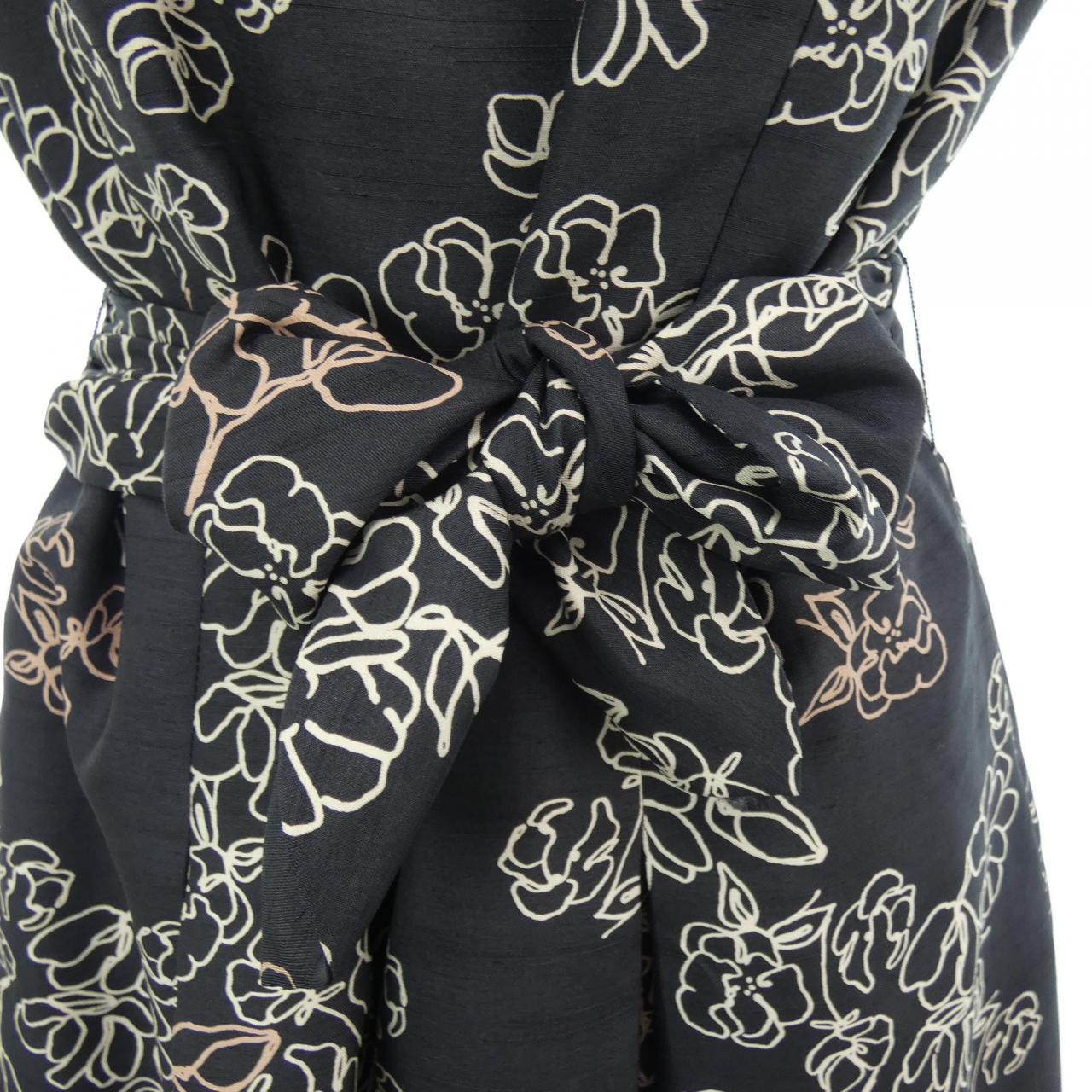 コメ兵 トゥービーシック To Be Chic ワンピース トゥービーシック レディースファッション トップス その他 公式 日本最大級のリユースデパートkomehyo