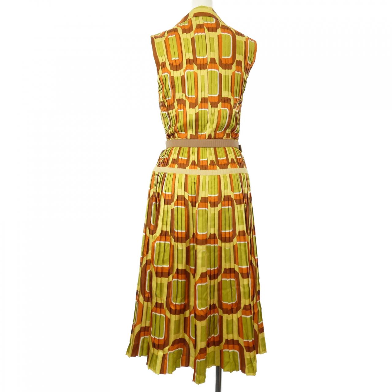 コメ兵 プラダ Prada ワンピース プラダ レディースファッション トップス その他 公式 日本最大級のリユースデパートkomehyo