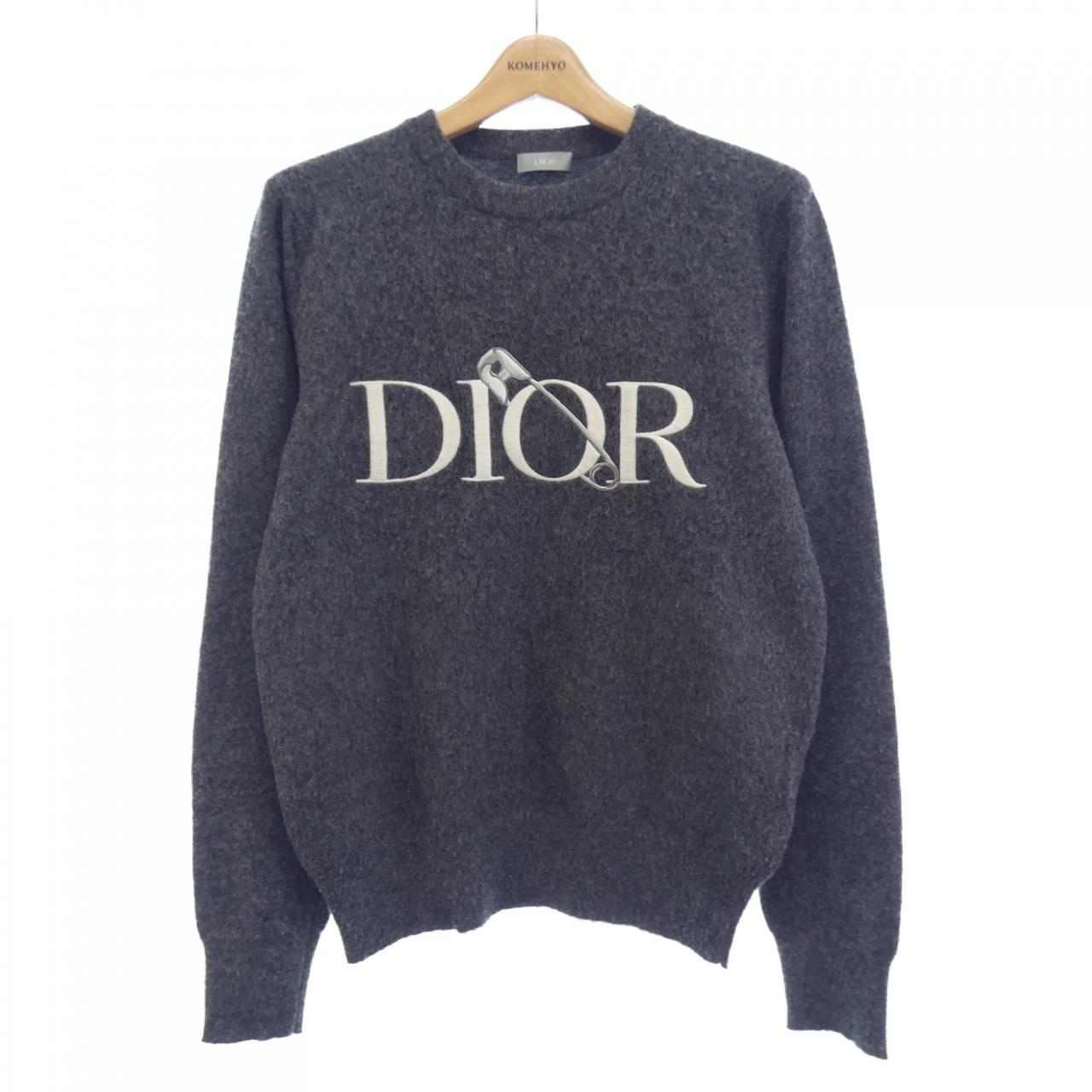 大人も着やすいシンプルファッション-Christian Dior Separates ニット