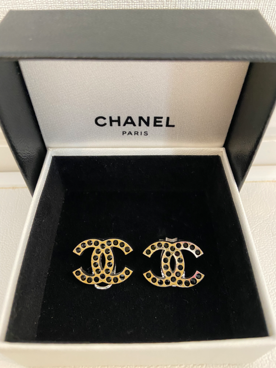 にコメント CHANEL ココマーク ラインストーン イヤリングの通販 by