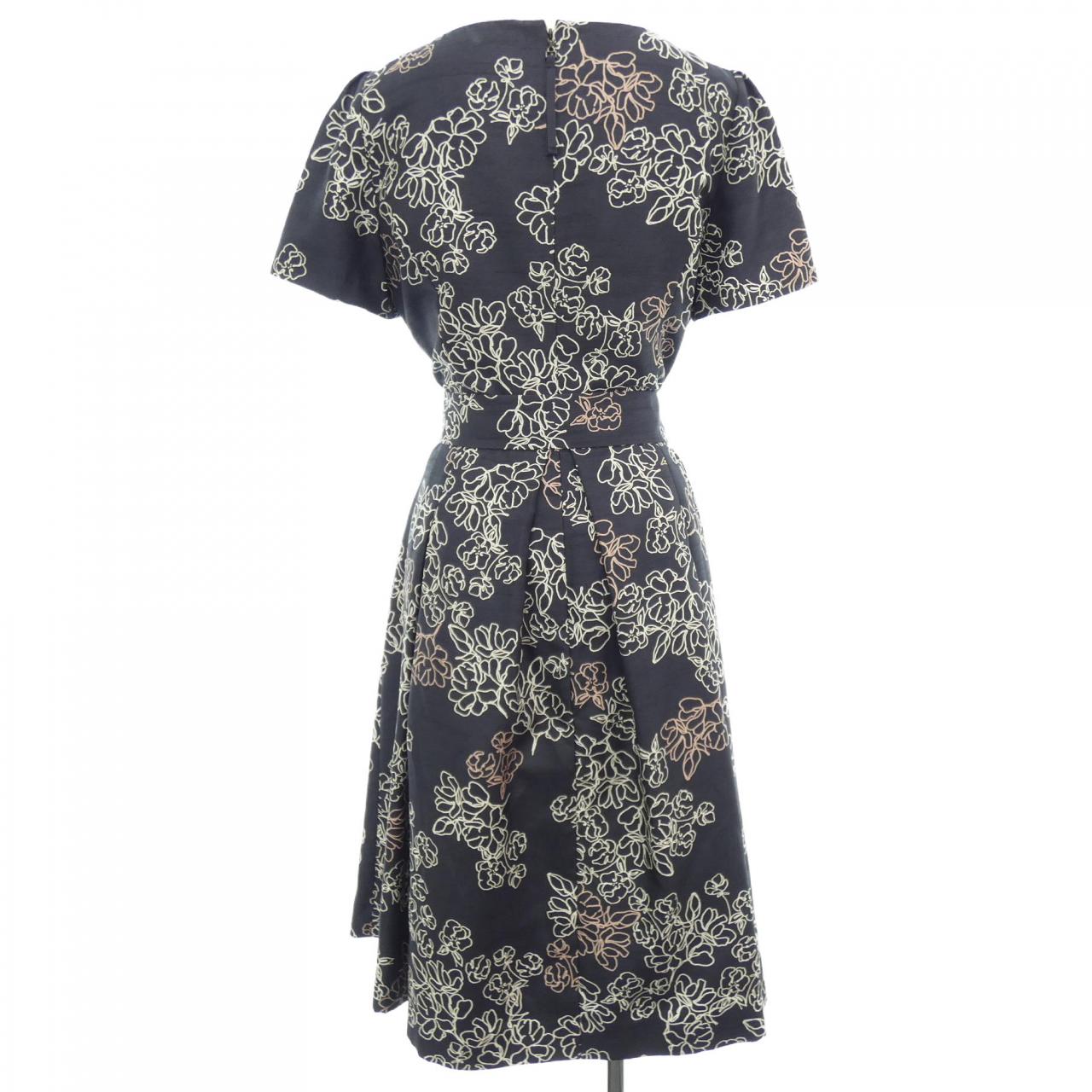 コメ兵 トゥービーシック To Be Chic ワンピース トゥービーシック レディースファッション トップス その他 公式 日本最大級のリユースデパートkomehyo