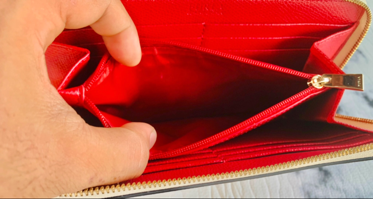 箱つき 美品 匿名配送 Furla フルラ 長財布 蝶 アップリケ 花柄 ピンクのフリマ商品 Kante Komehyo