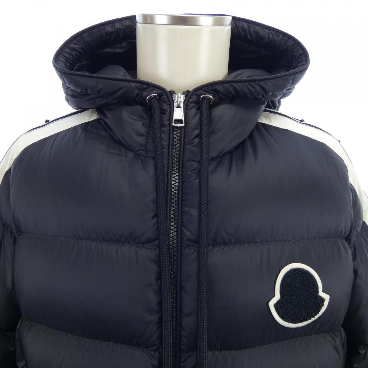✨超破格値！✨特別セール！MONCLER 2 MARIBEU ボタニカル 柄！ Moncler // Woven Puffer Jacket – VSP Consignment