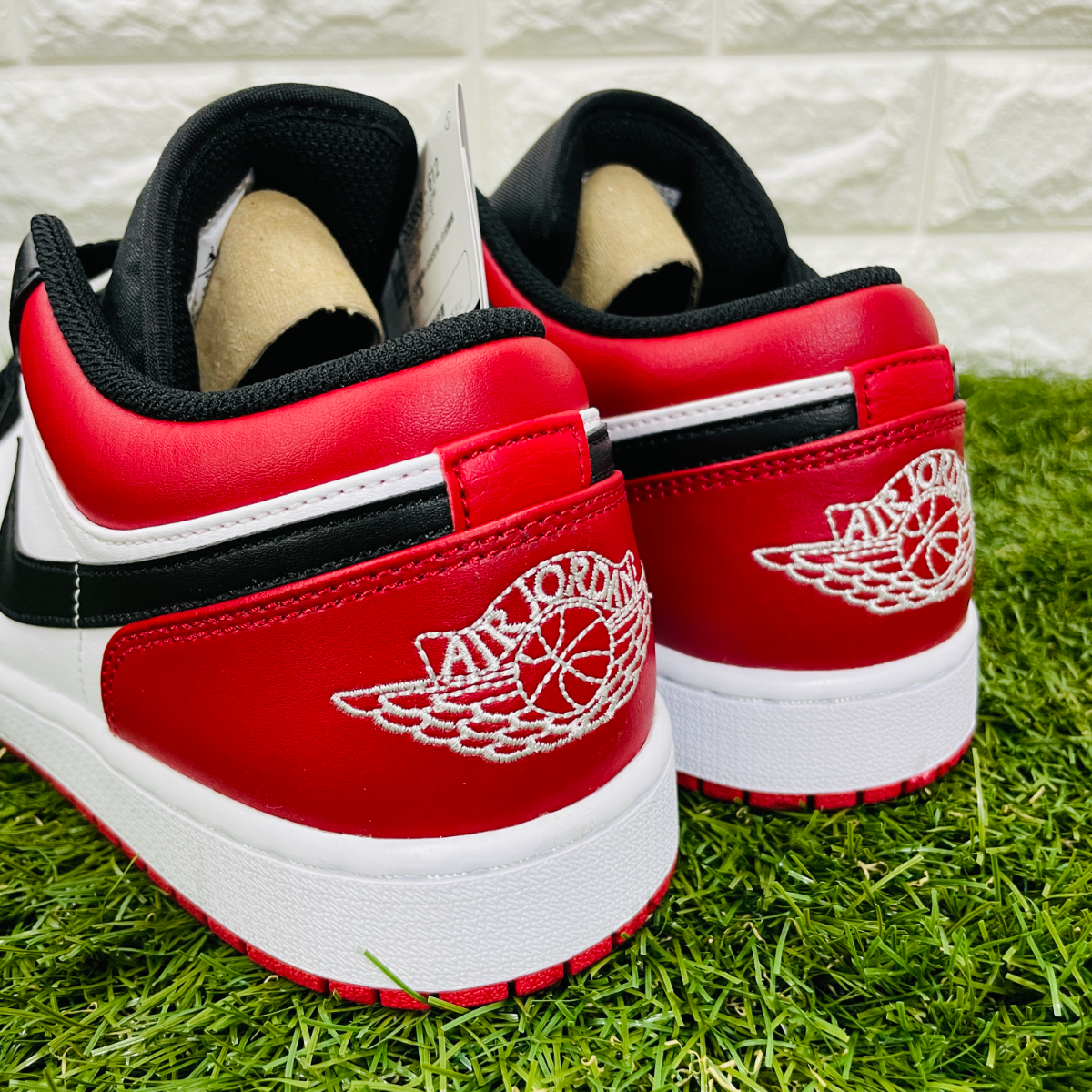 28 5cm ナイキ エアジョーダン 1 ロー Nike Aj1 メンズ スニーカー 赤白黒のフリマ商品 Kante Komehyo