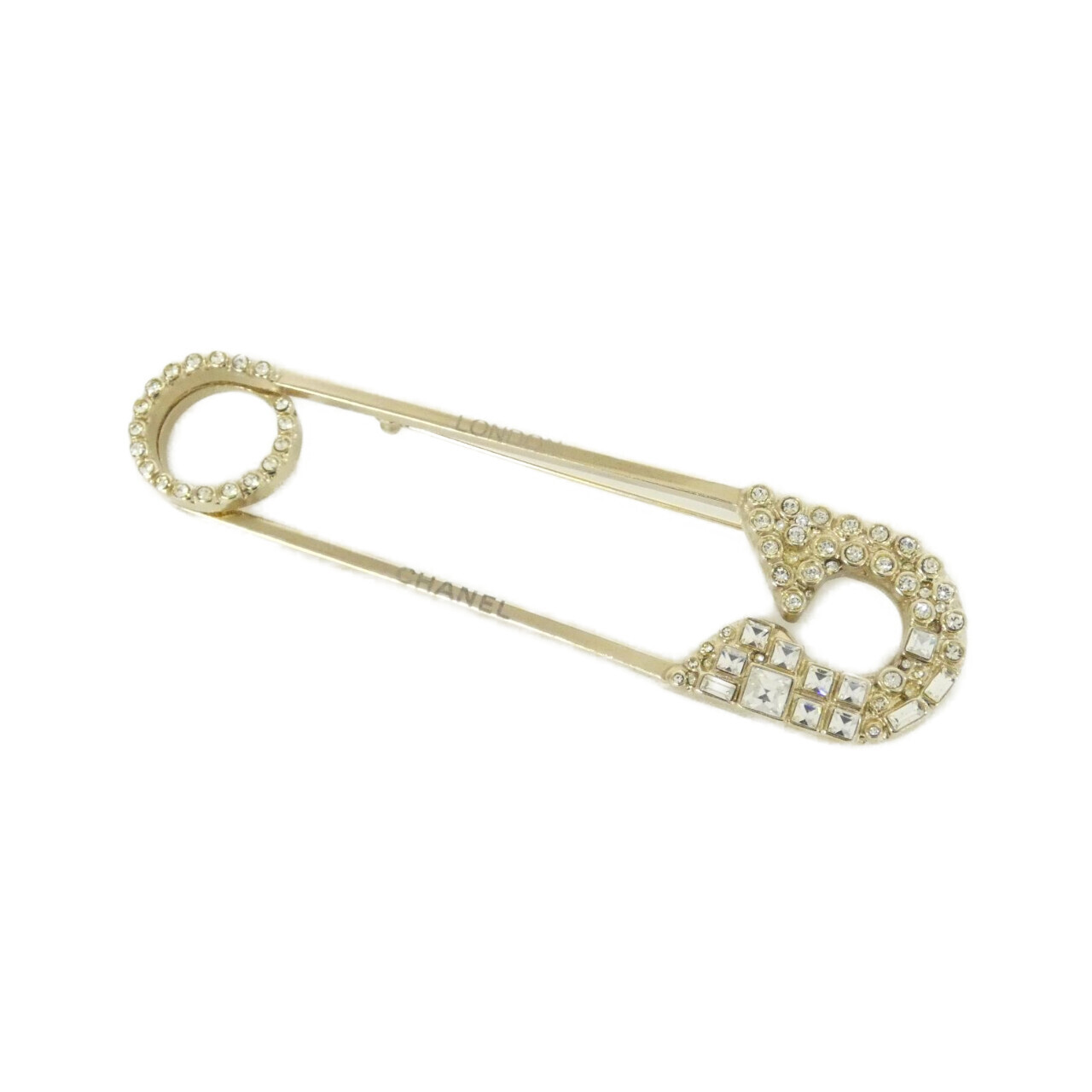 BROOCH
