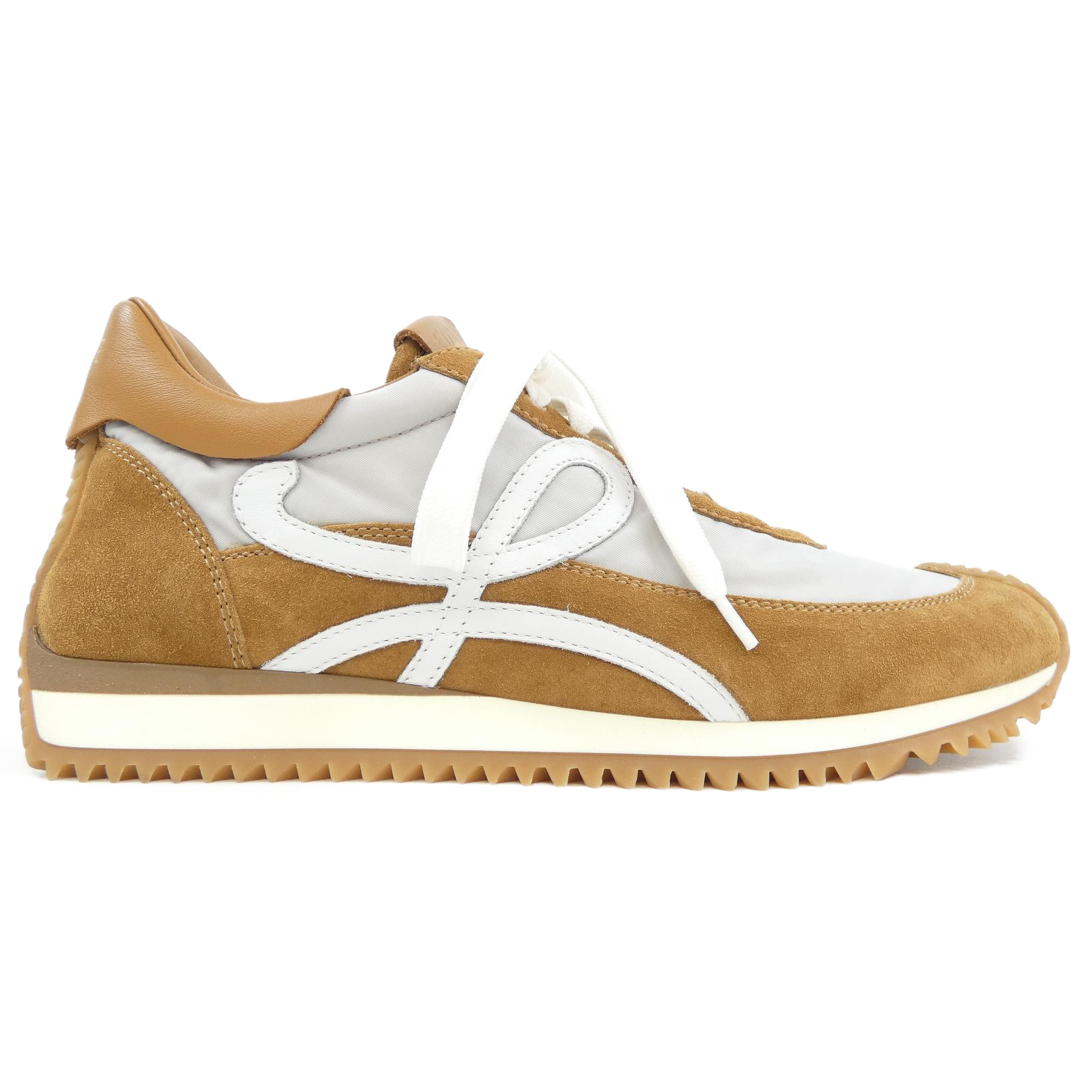 スニーカー