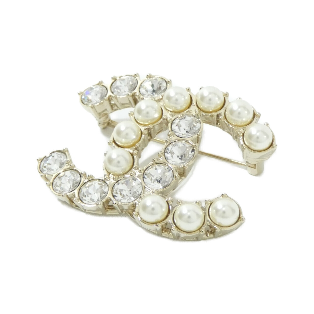 BROOCH