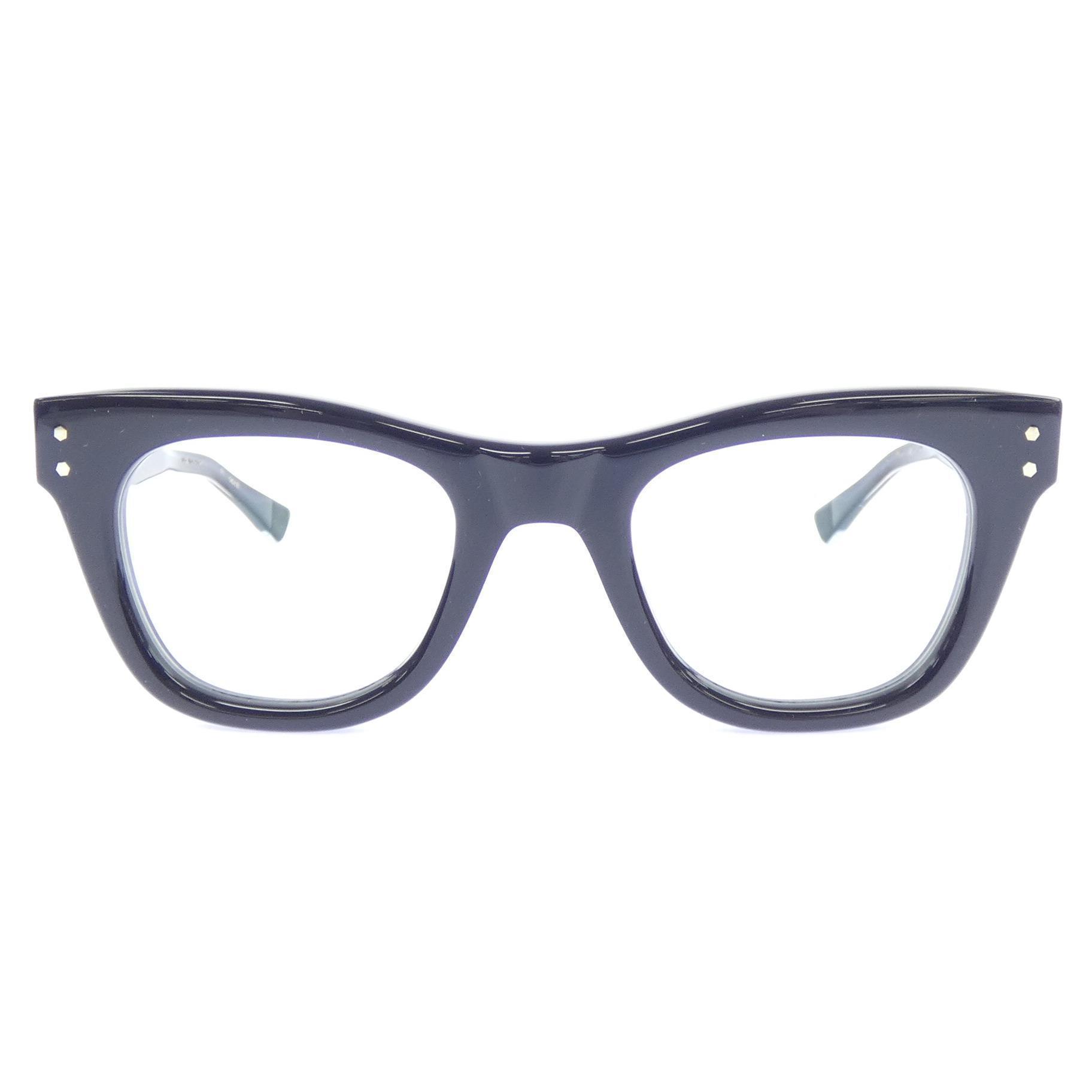 EYEWEAR
