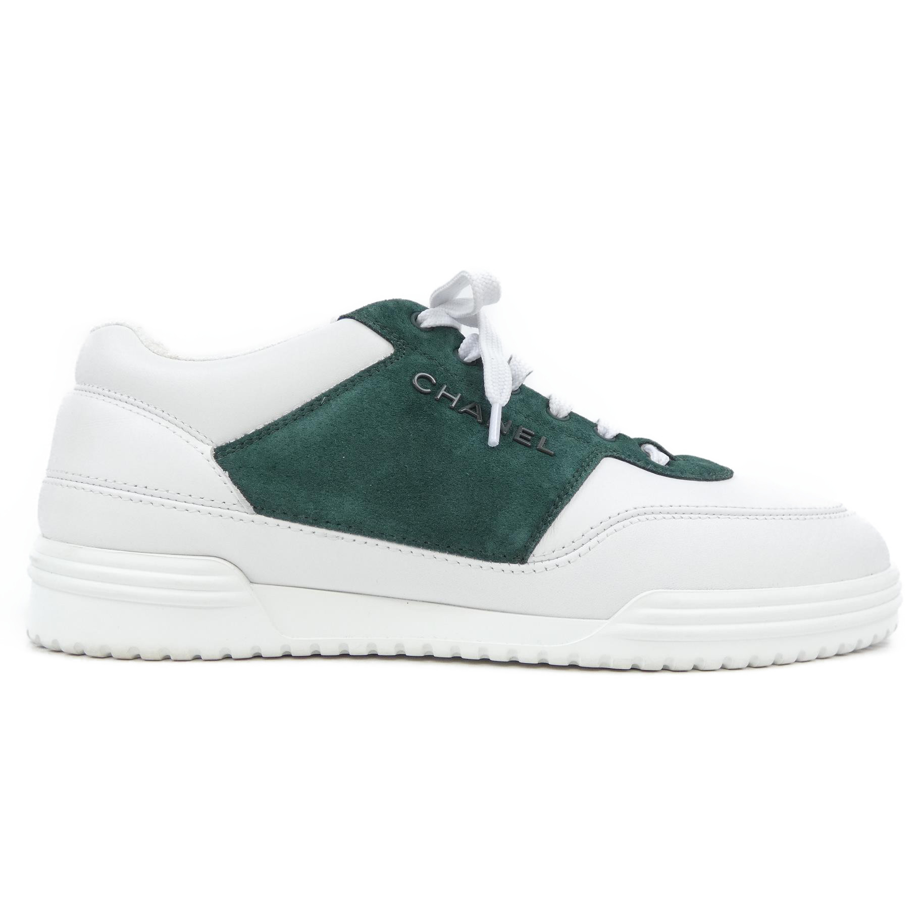 スニーカー