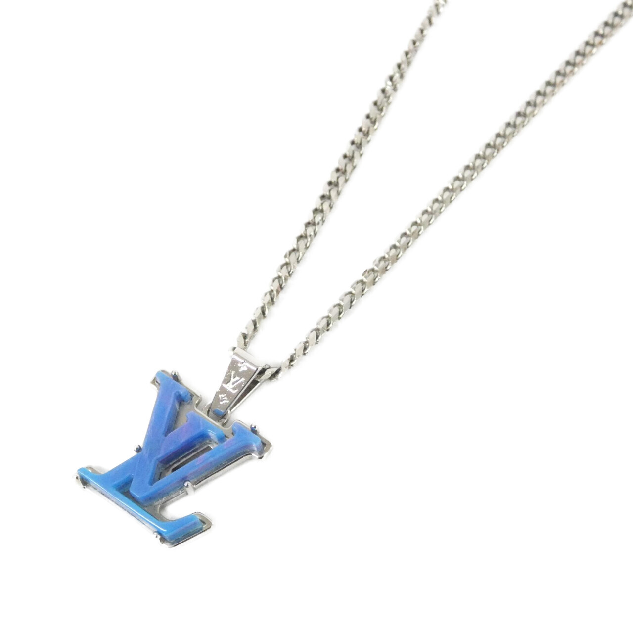 NECKLESS