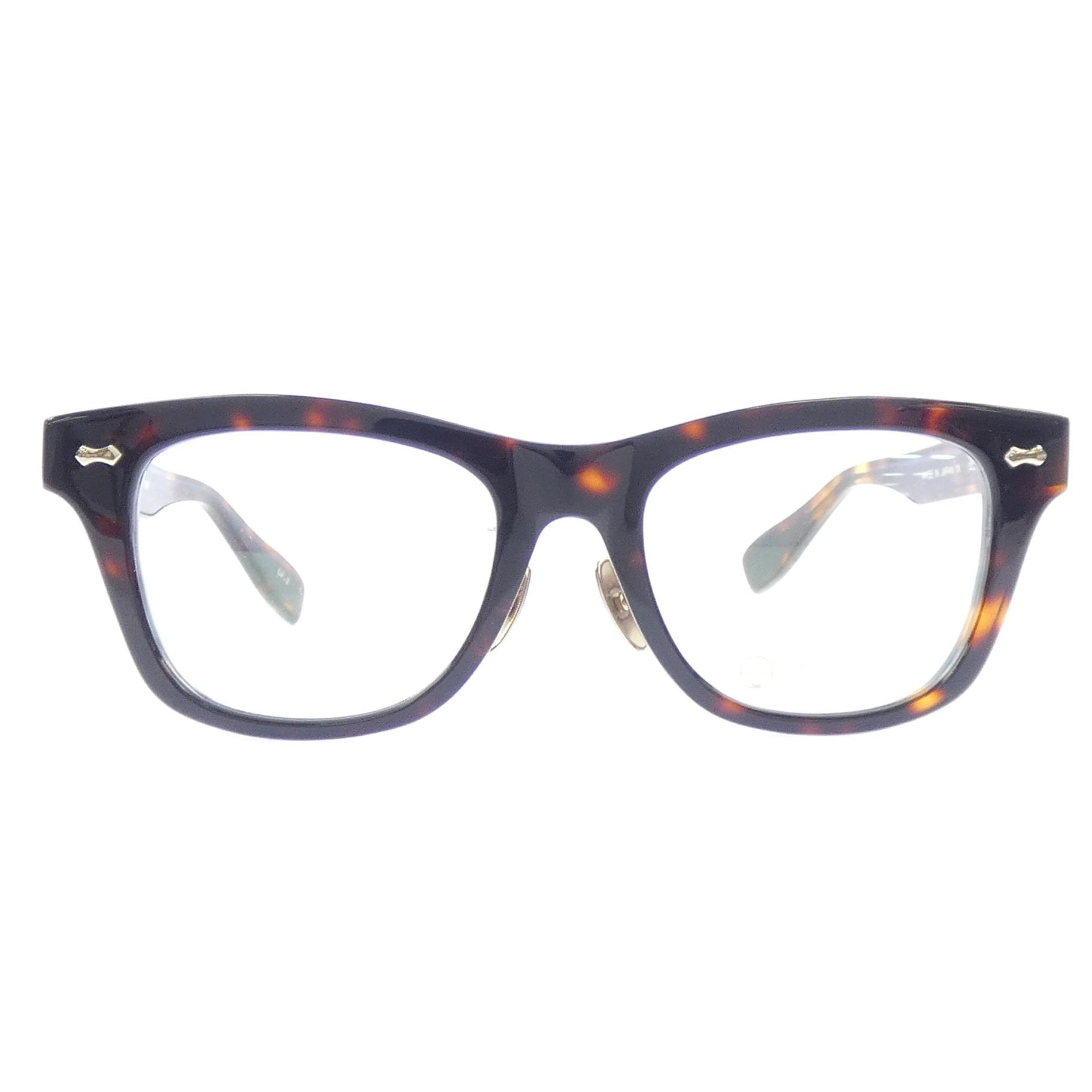EYEWEAR