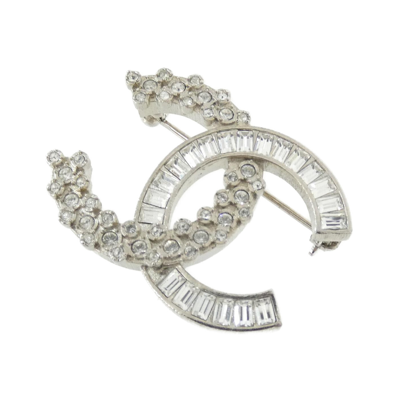 BROOCH