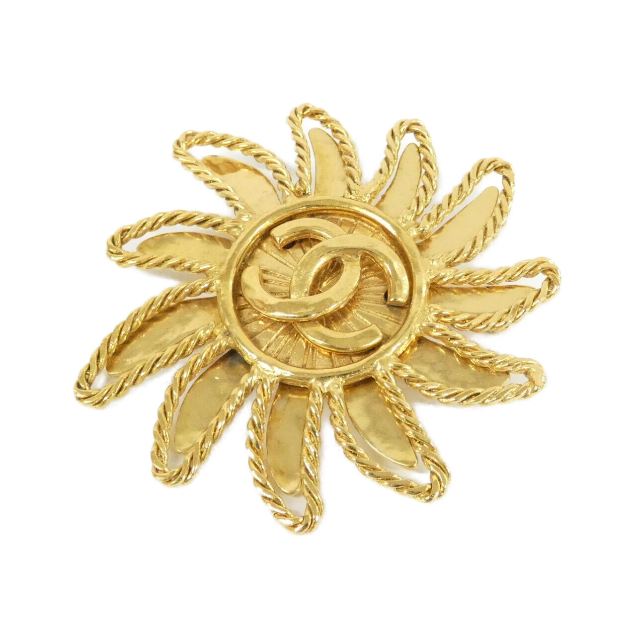 BROOCH