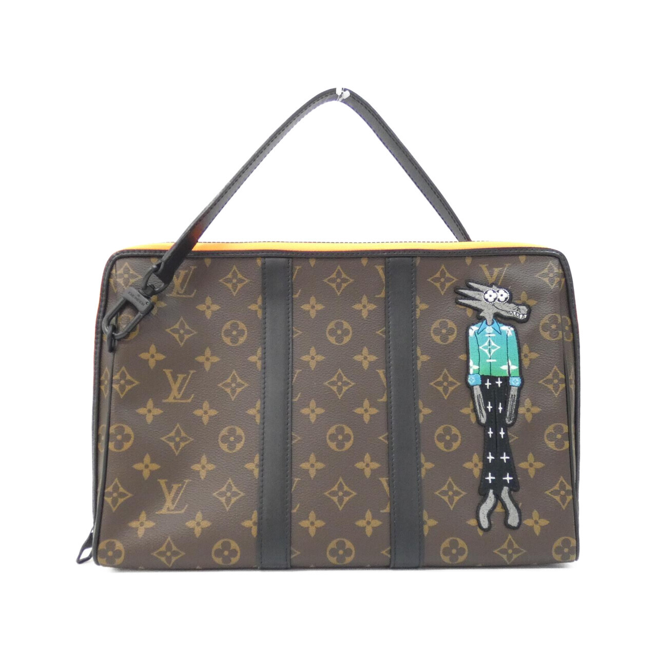 POUCH
