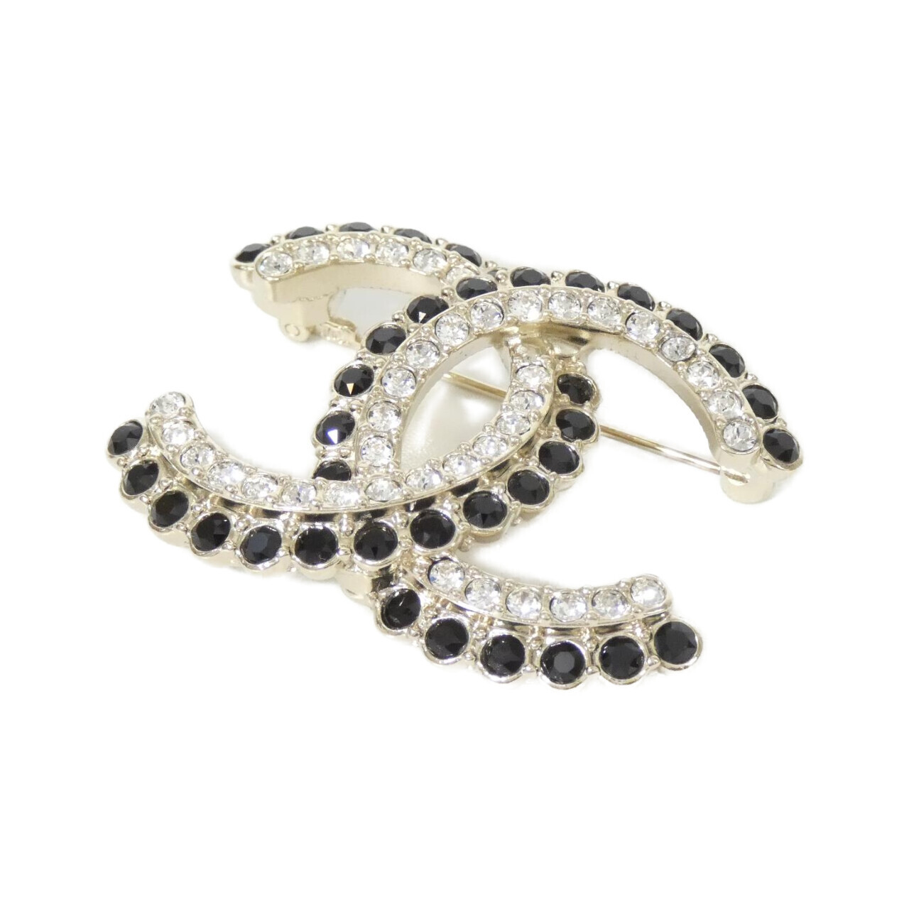 BROOCH