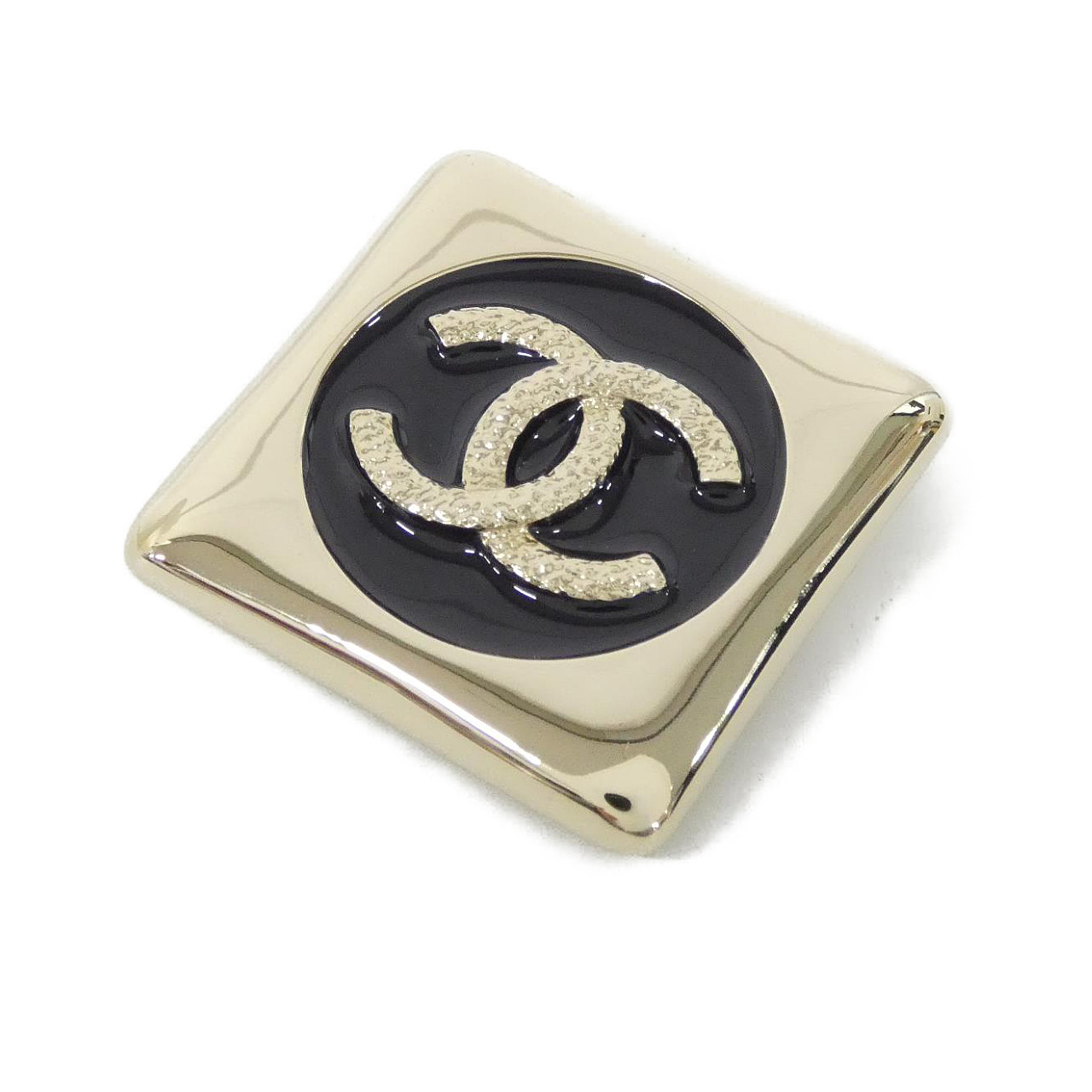 BROOCH