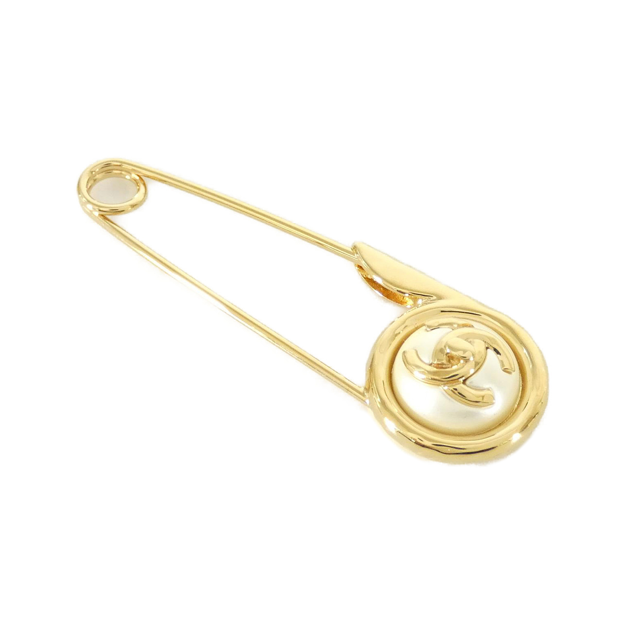 BROOCH