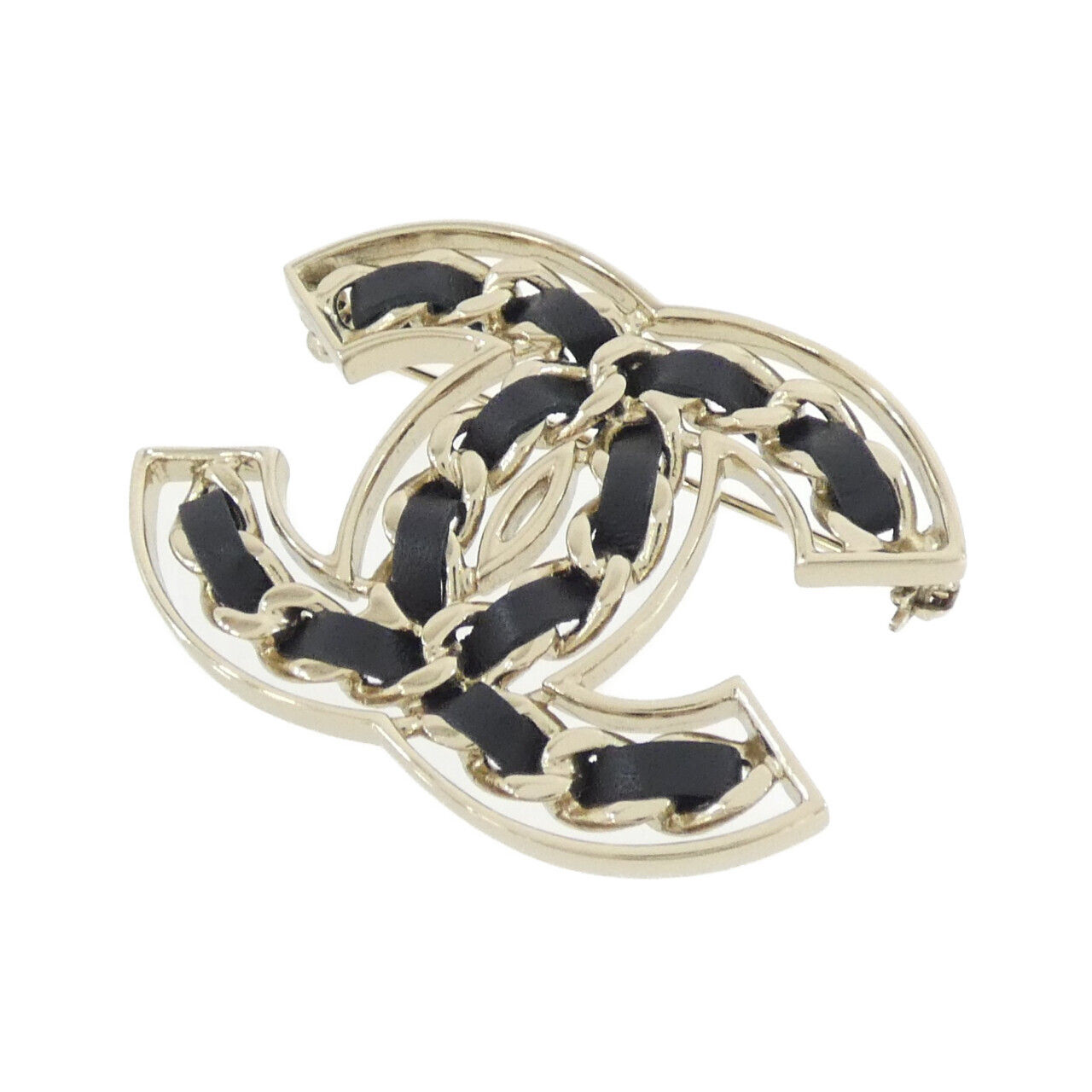 BROOCH