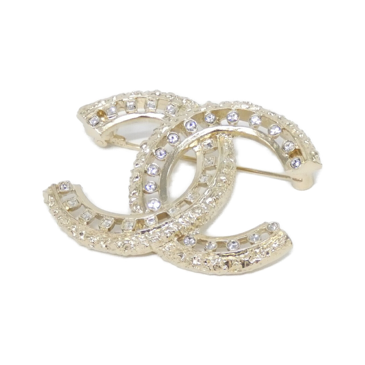 BROOCH