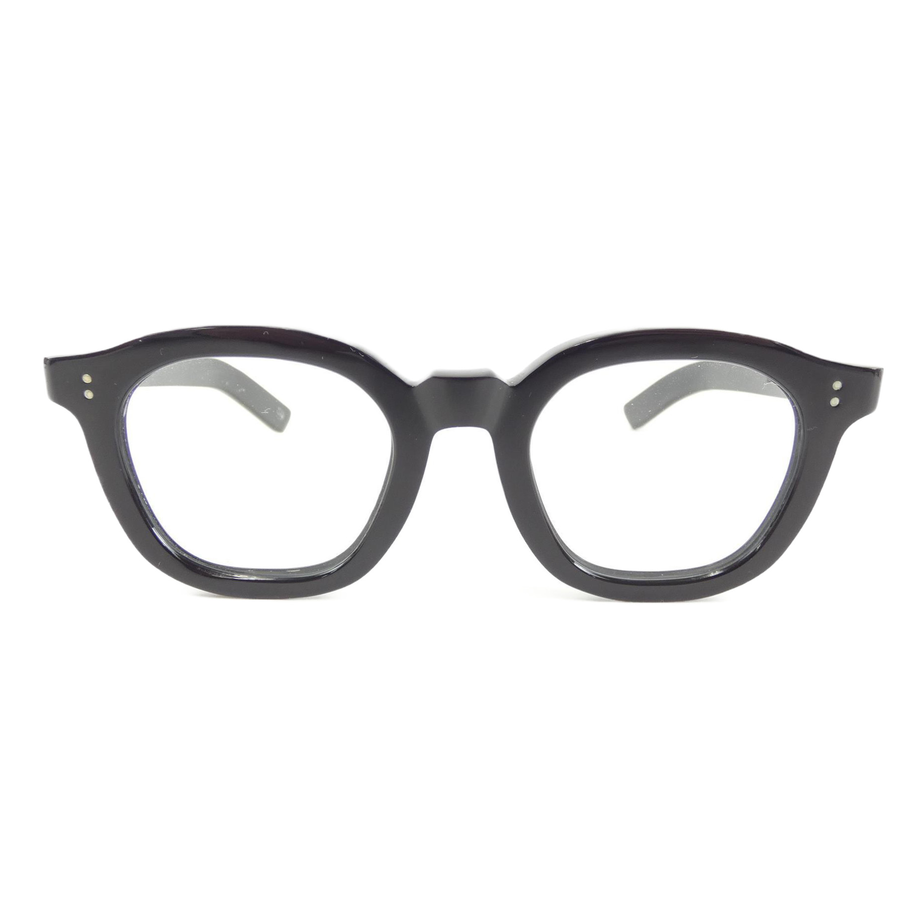 EYEWEAR
