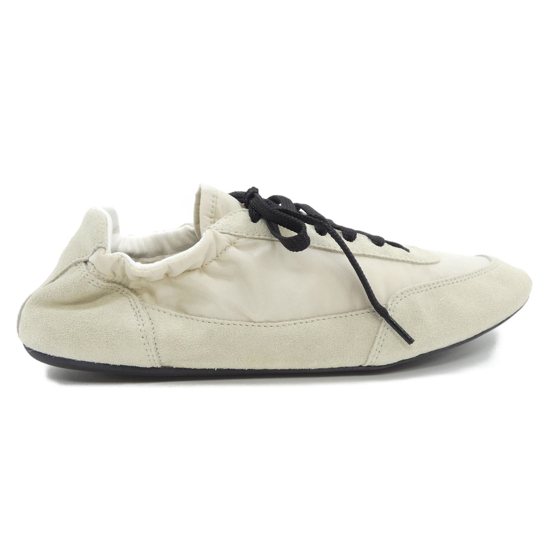 スニーカー