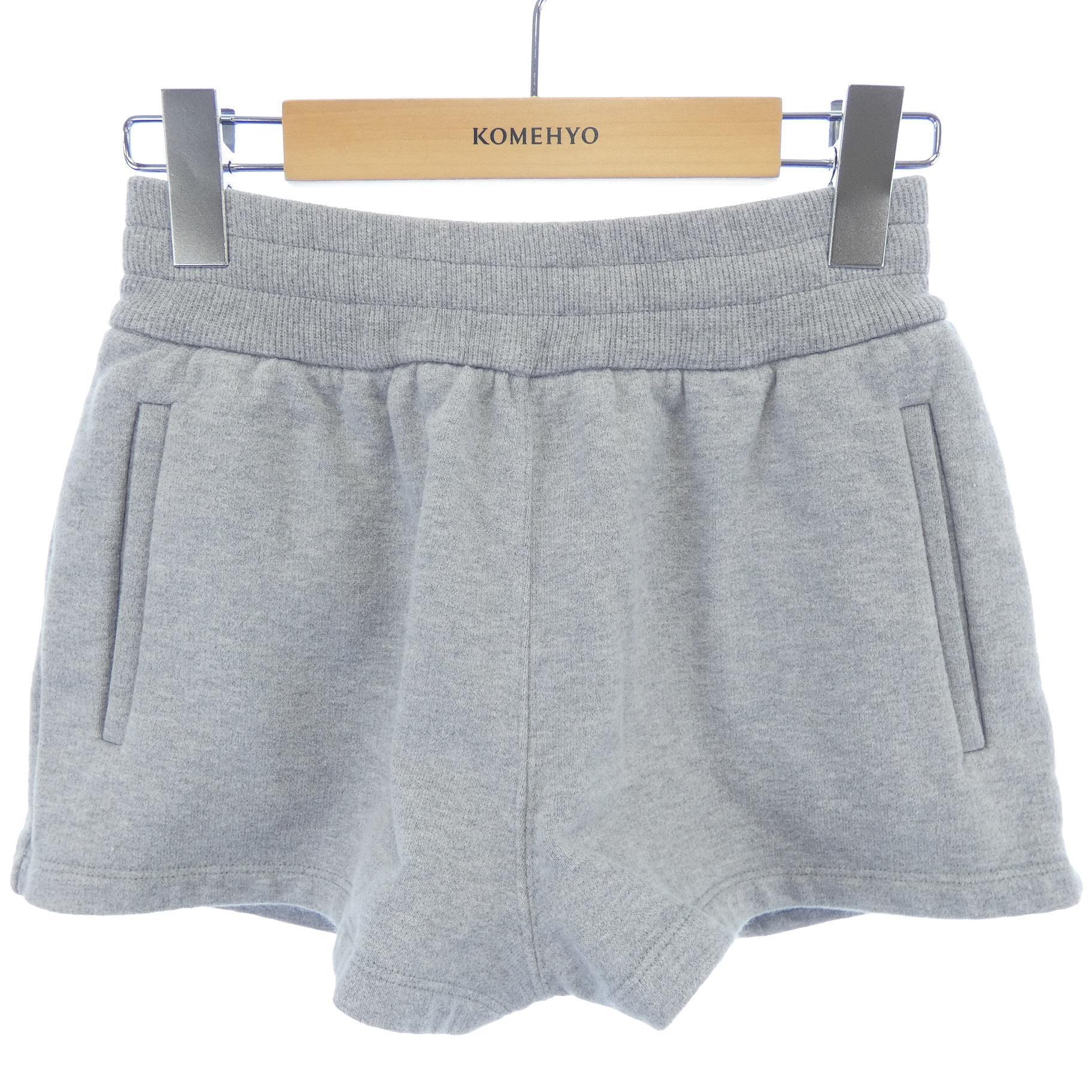 ショートパンツ