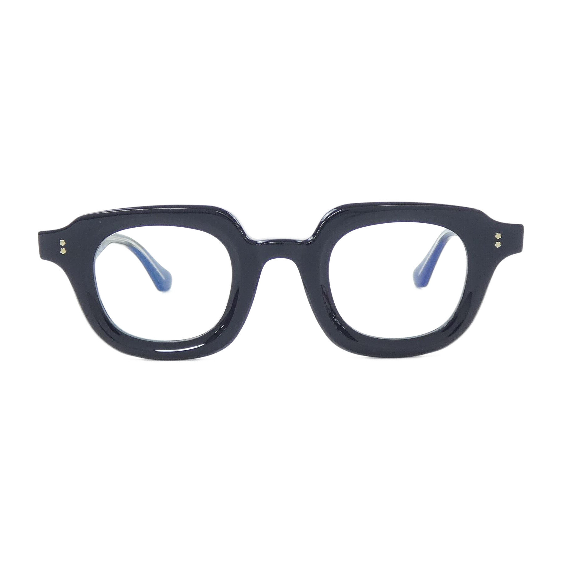 EYEWEAR