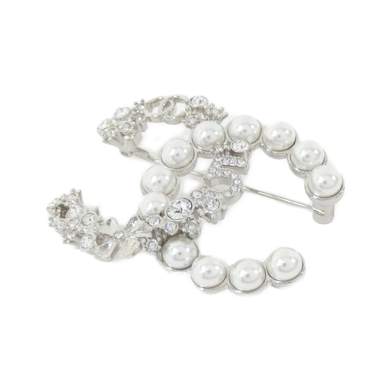 BROOCH