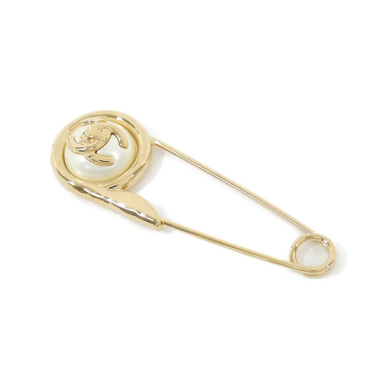 BROOCH