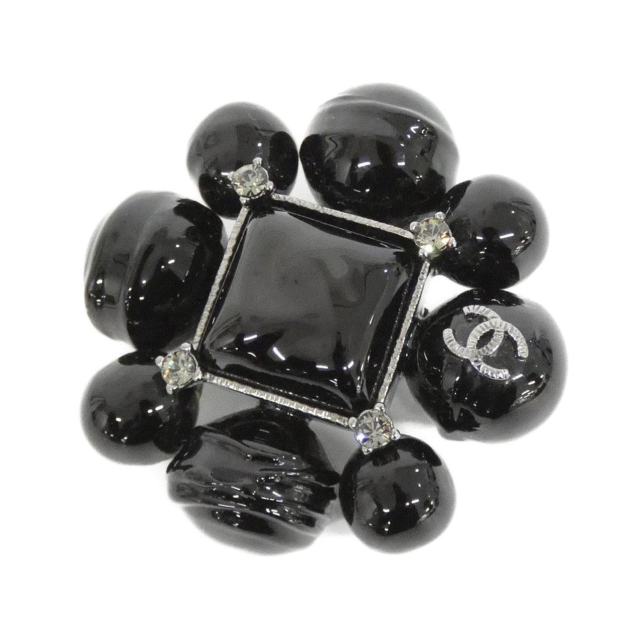 BROOCH