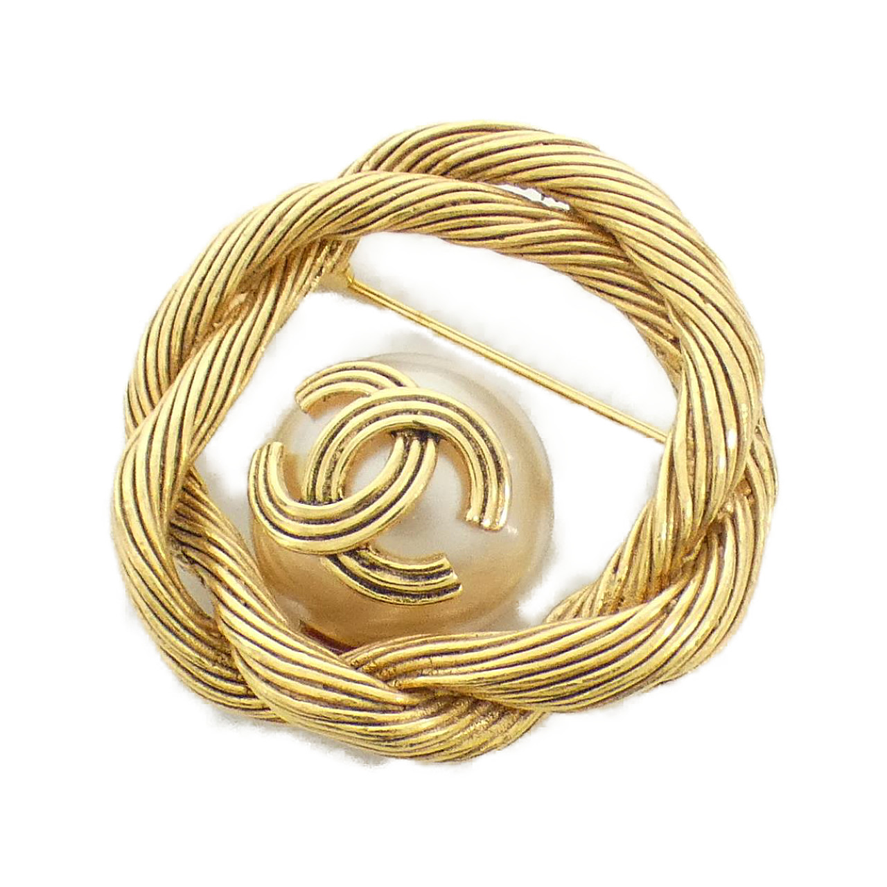 BROOCH