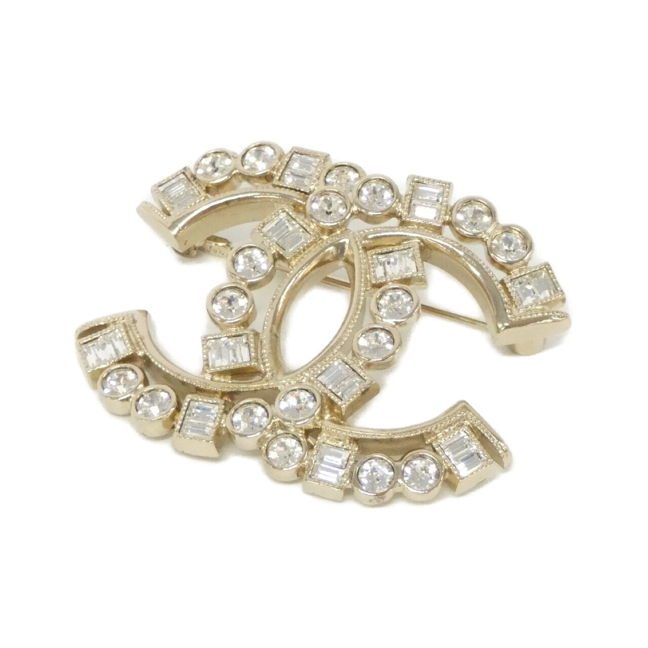 BROOCH