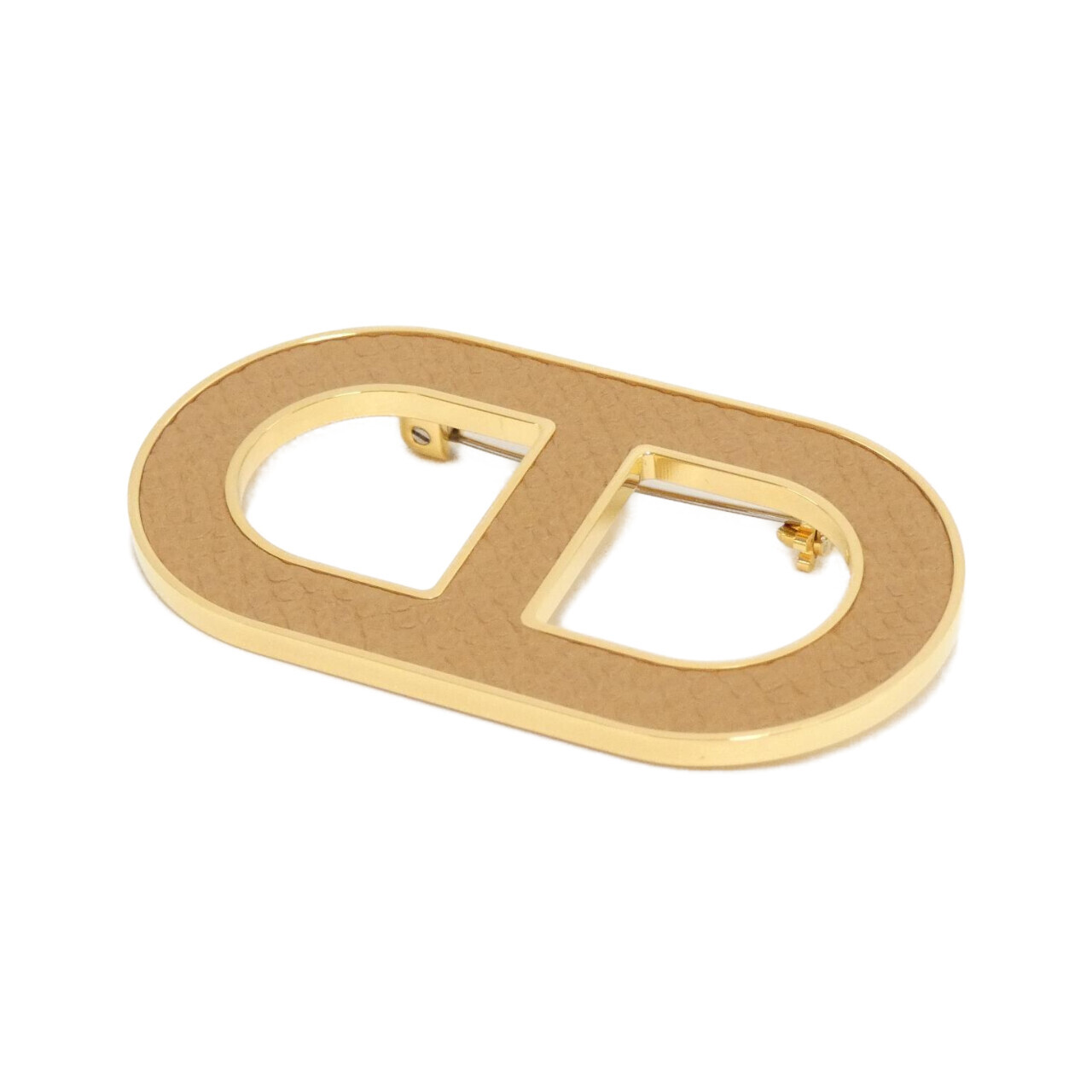BROOCH