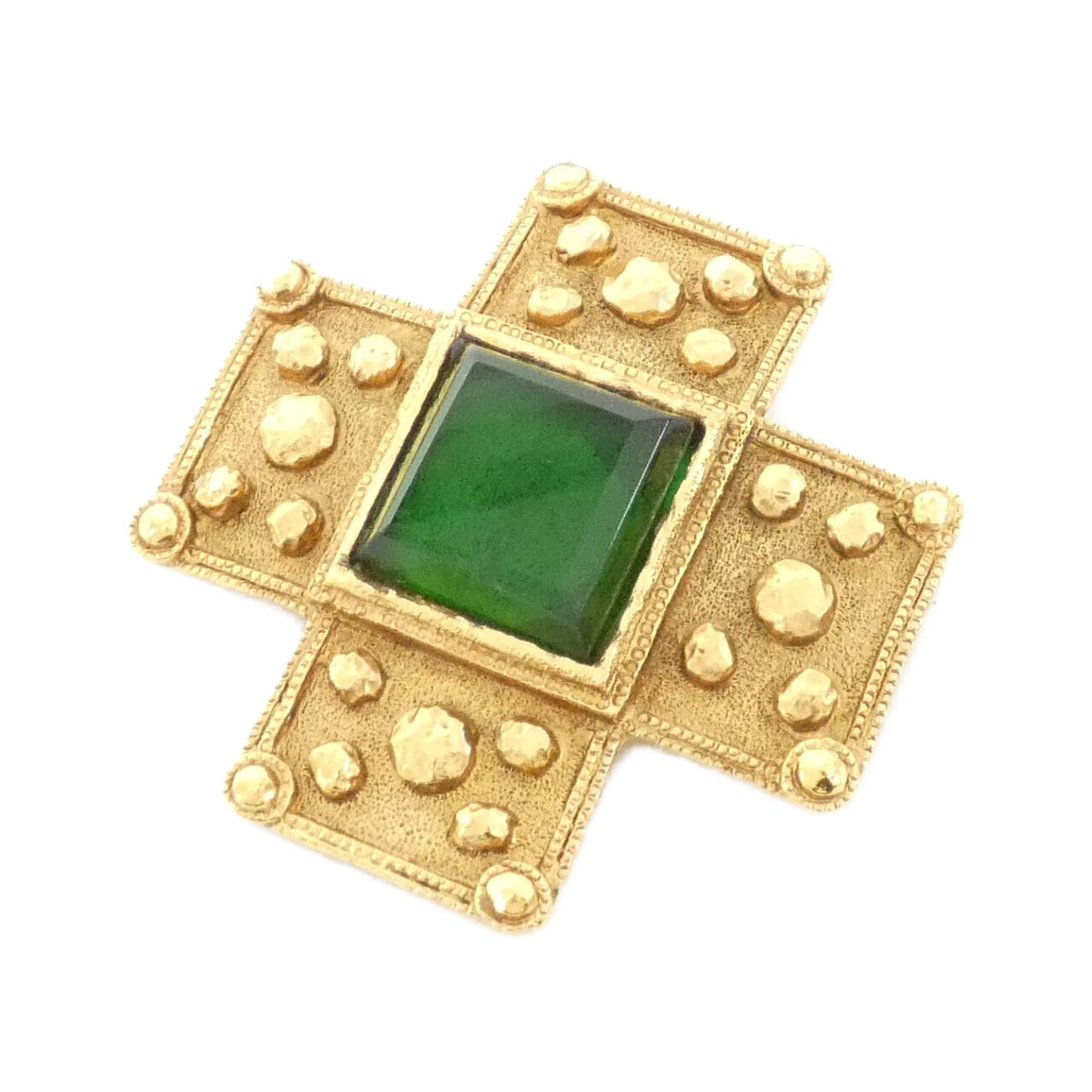 BROOCH