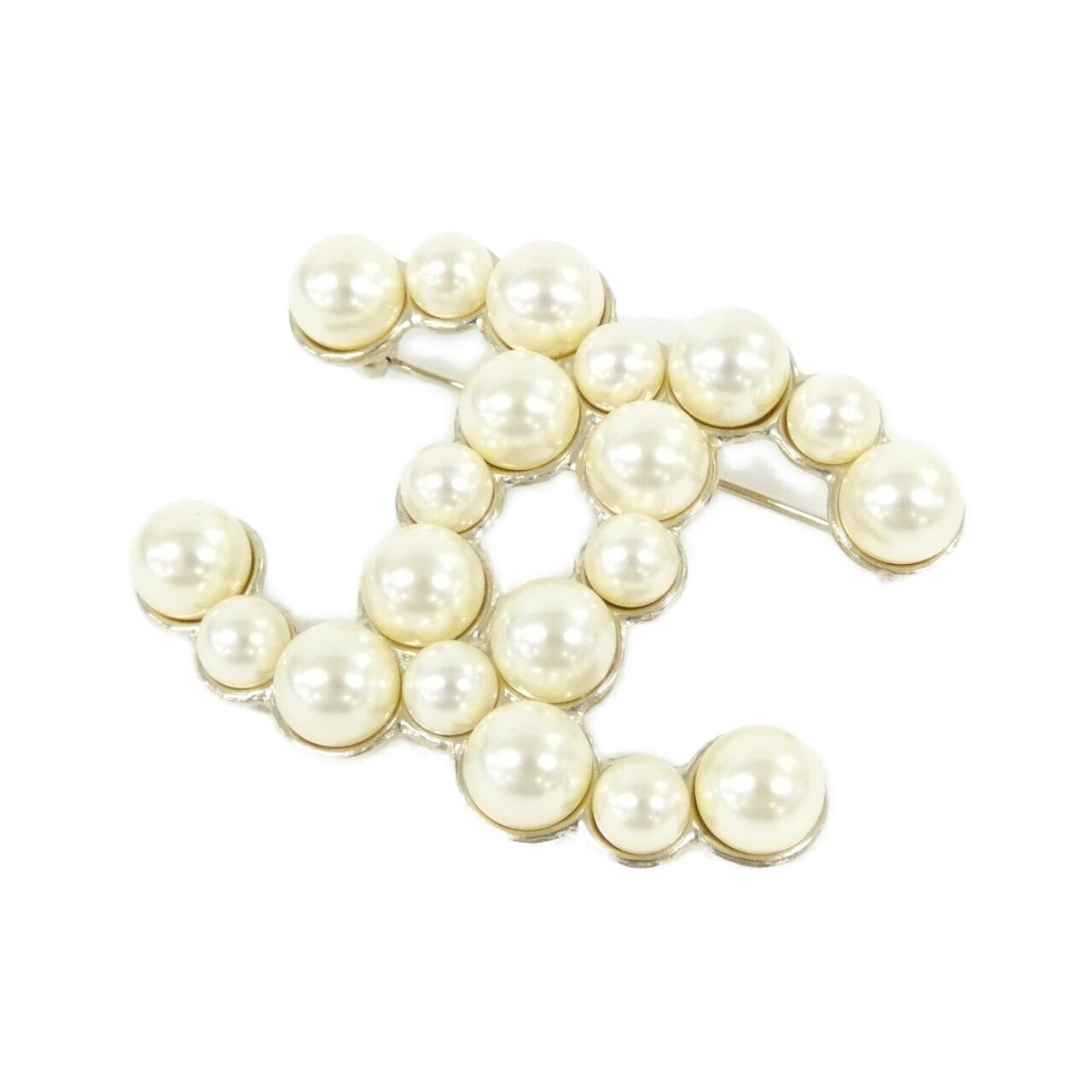 BROOCH