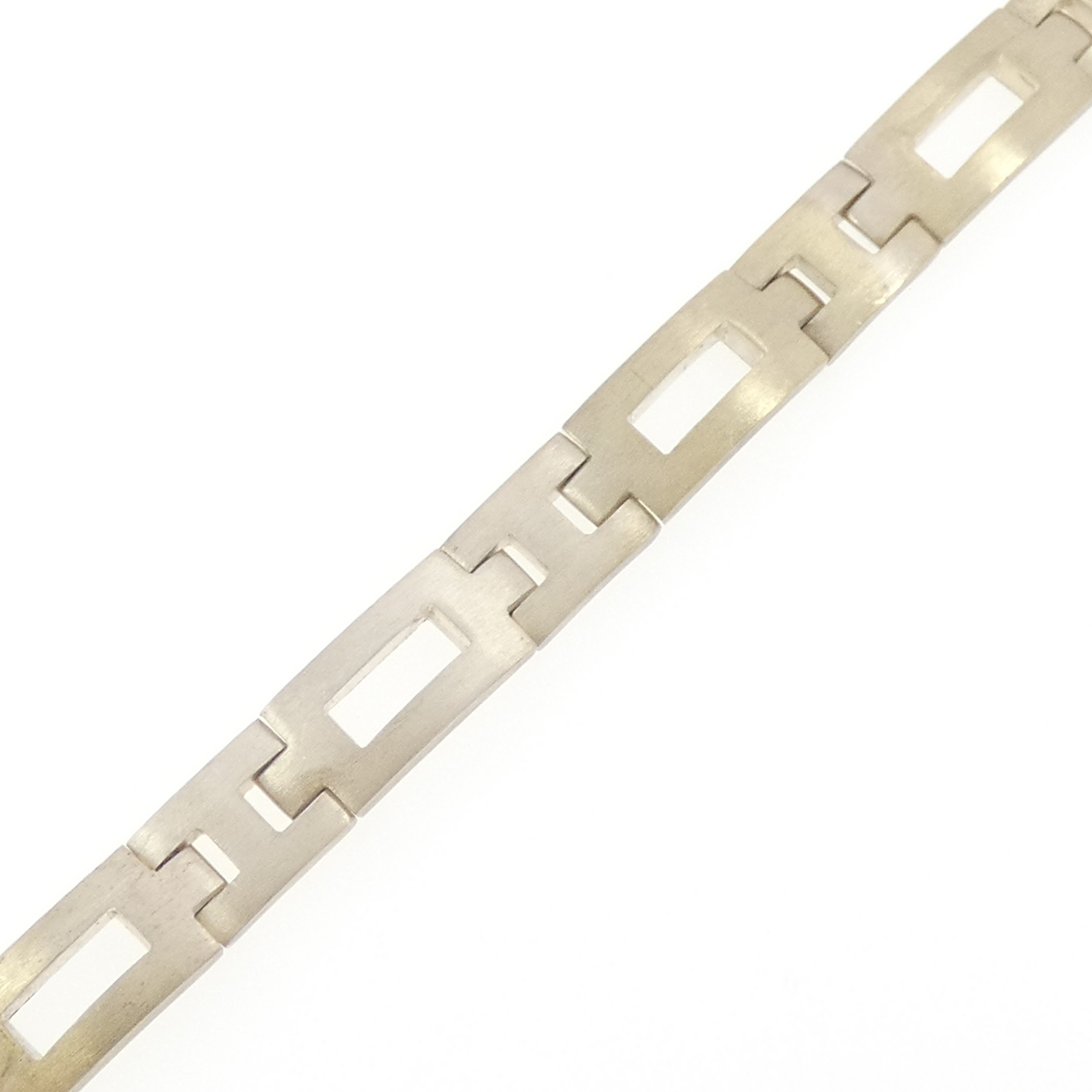 ﾌﾞﾚｽﾚｯﾄ