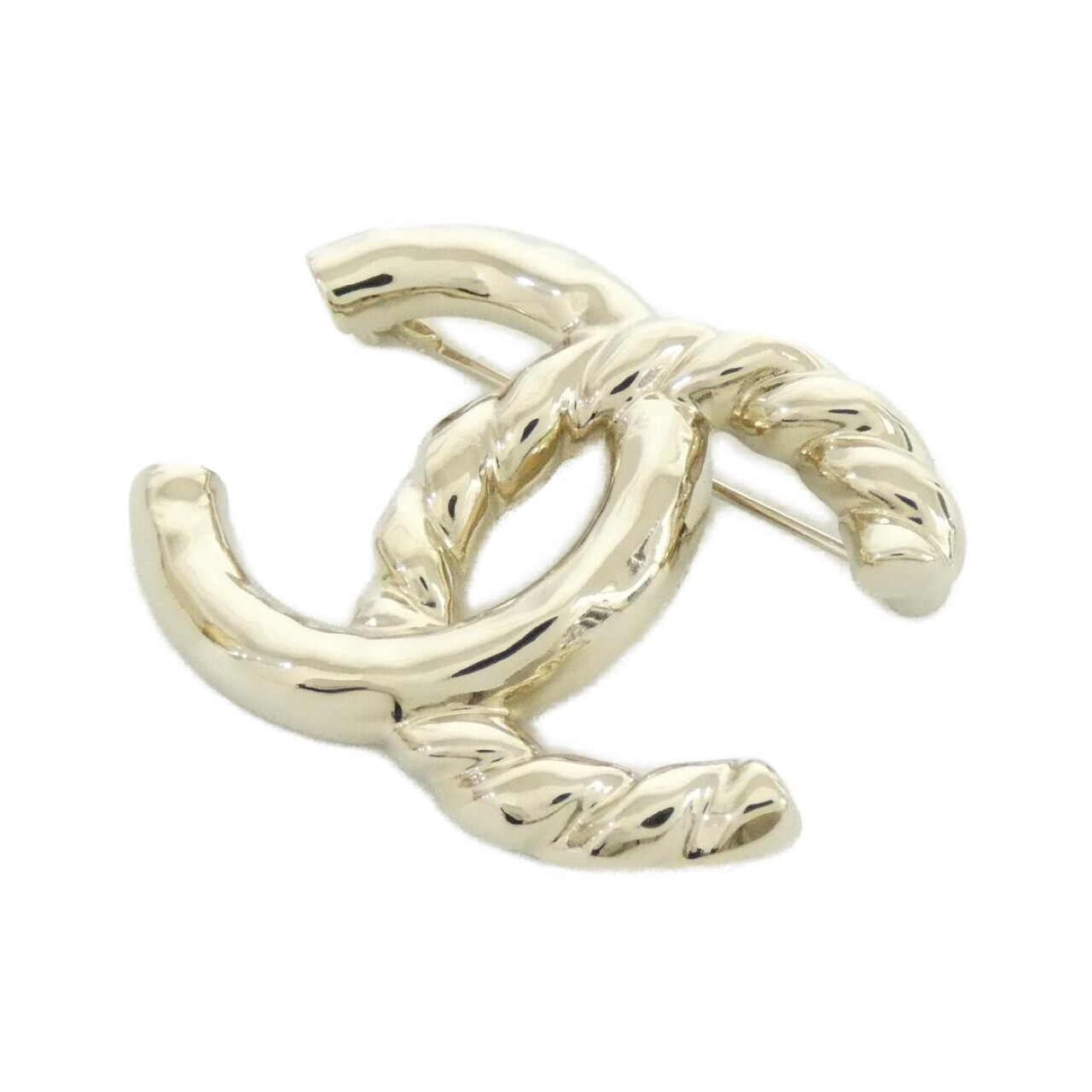 BROOCH