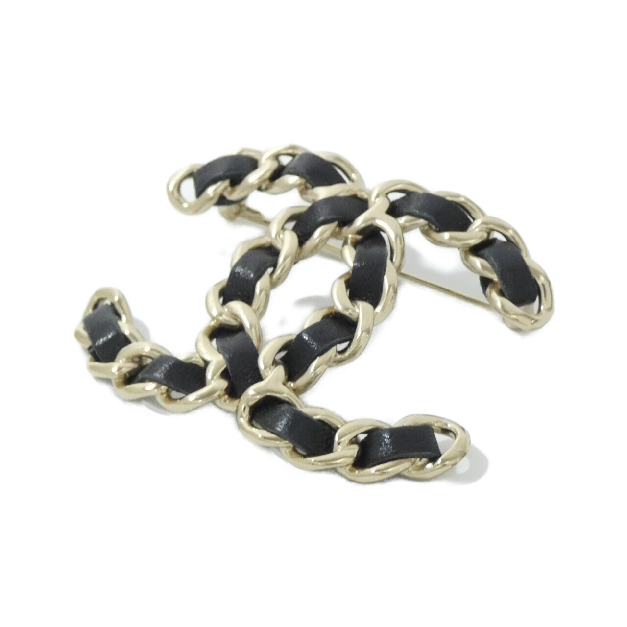 BROOCH