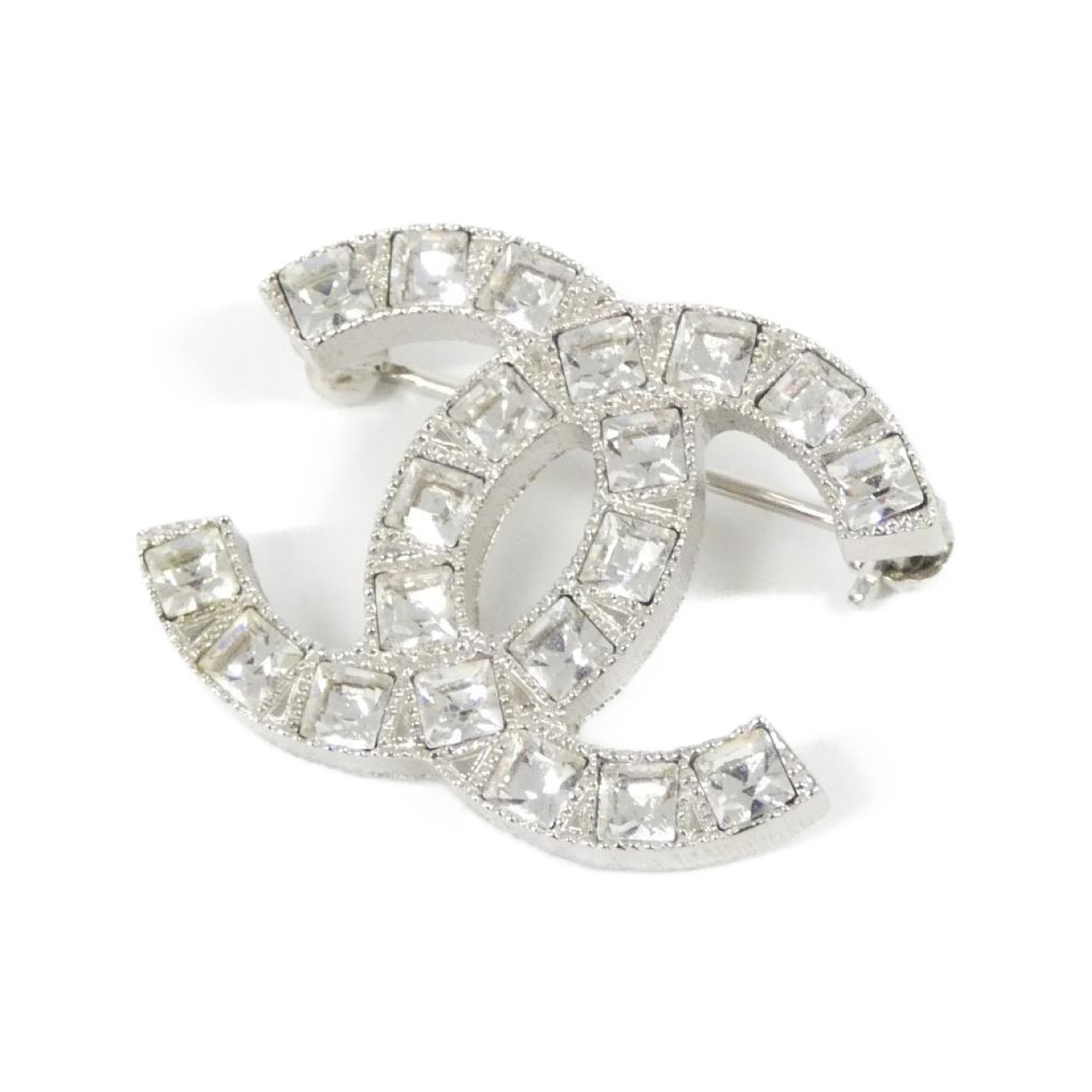 BROOCH