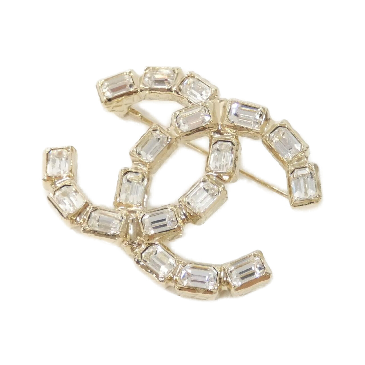 BROOCH